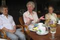 3 ältere Frauen beim Kaffee