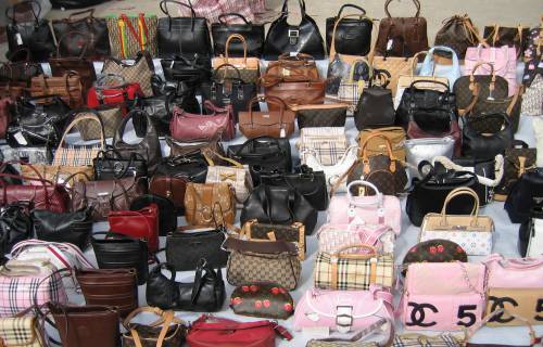 Auswahl an Handtaschen - ro18ger / pixelio.de