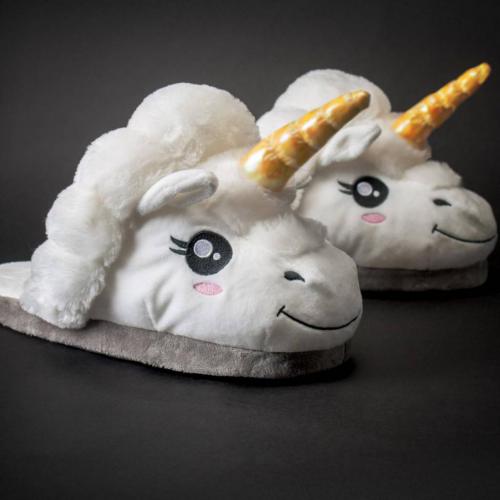 Ein Paar Einhorn Pantoffel