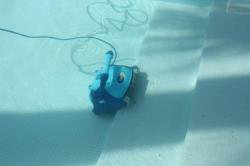 pool Reinigungsroboter im Einsatz