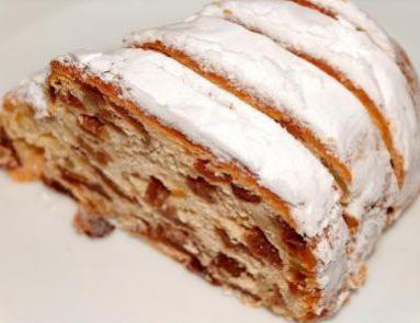 Stollen mit Rosinen