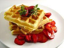 Waffeln mit Erdbeeren